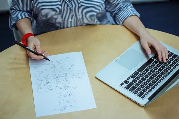 Décrypter les risques : Guide complet pour les identifier, les évaluer et les maîtriser
