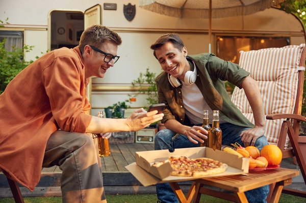 Comment explorer les marchés locaux et les produits du terroir en camping à Royan ?